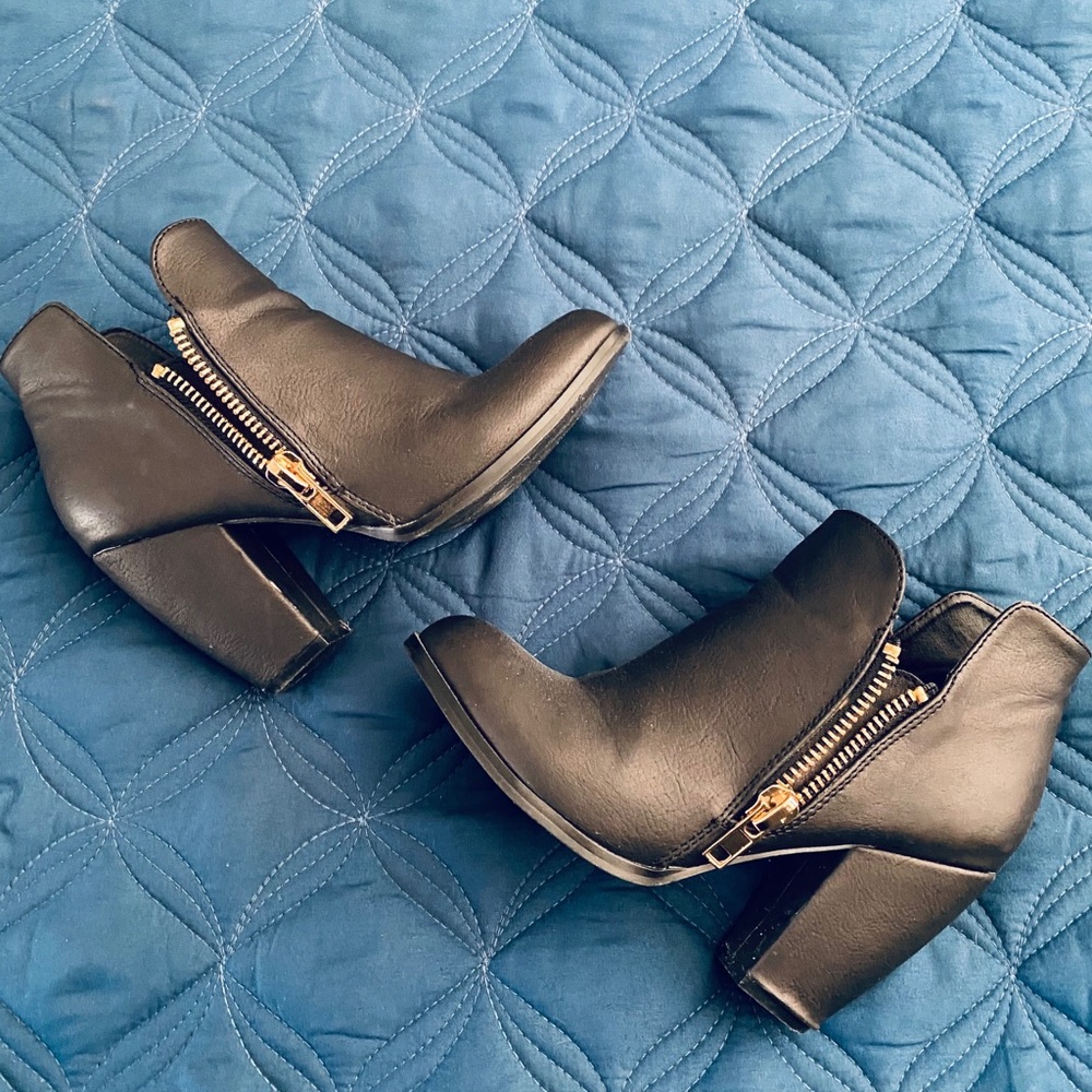 Michael Antonio Booties - Picture 2 of 5